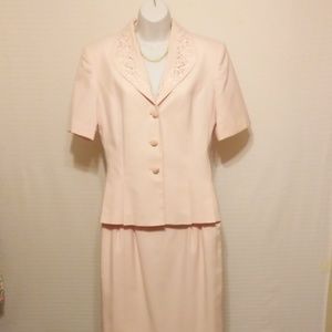 2/$20 CLOSET CLOSING PINK SUIT DETACHABLE COLLAR
